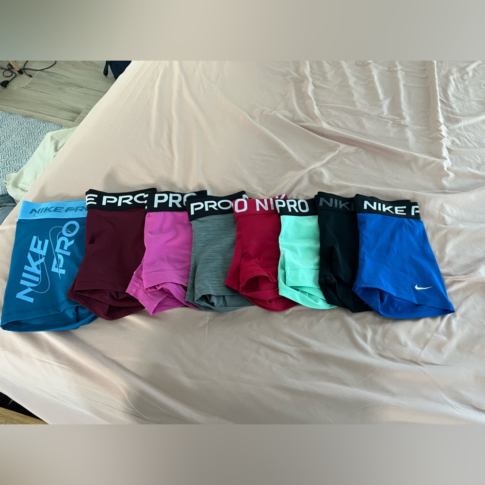 Nike pros all size small